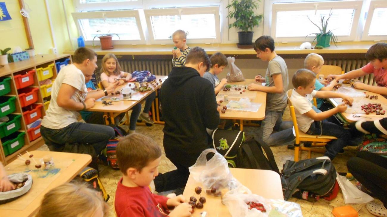 Práce s přírodními materiály aneb spolupráce 1. a 9. ročníku