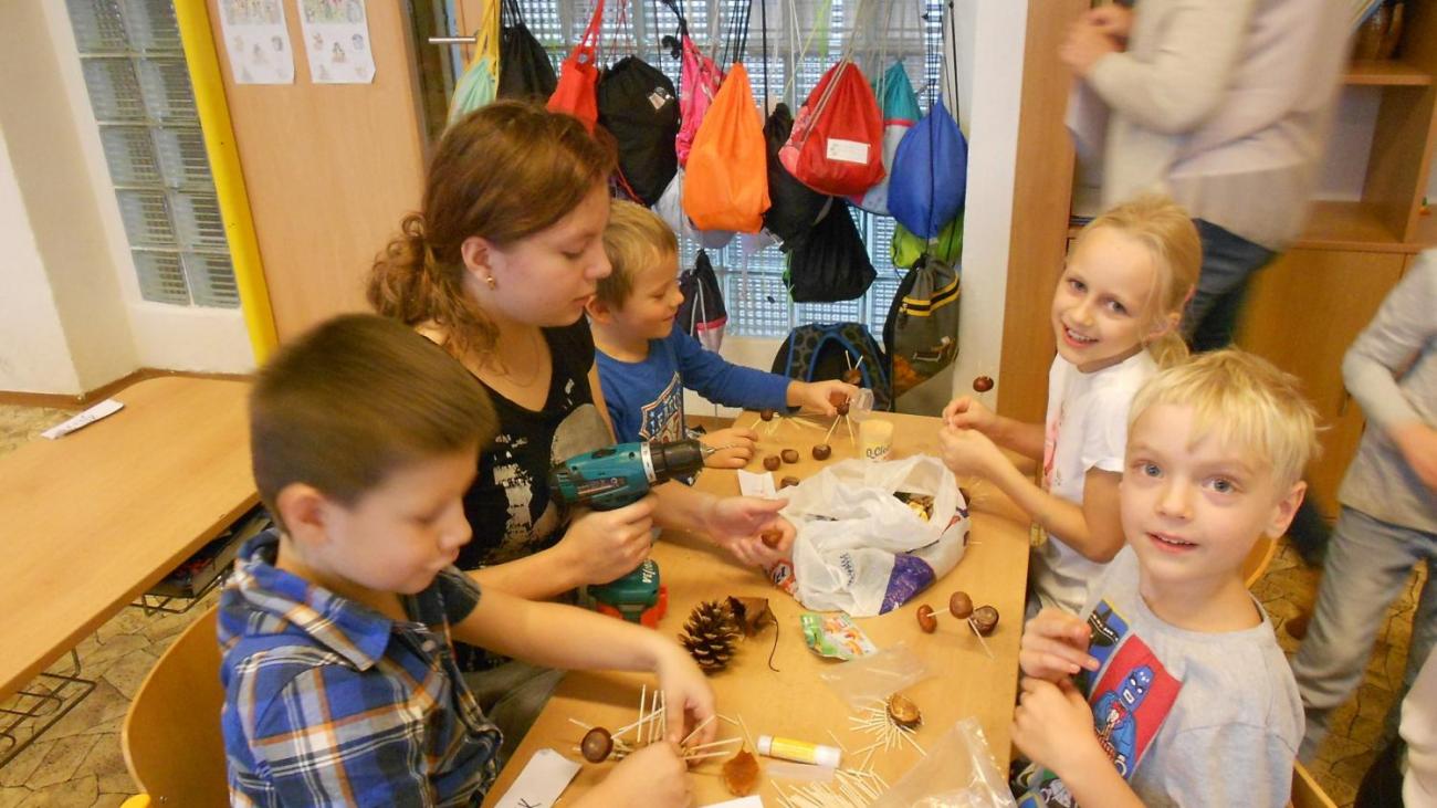 Práce s přírodními materiály aneb spolupráce 1. a 9. ročníku