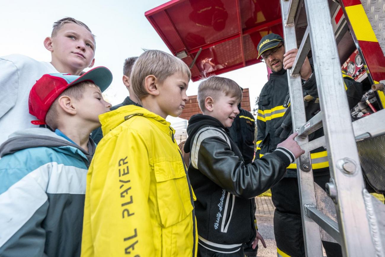 Dětský den na dopravním hřišti, 1. ročníky s 5.B