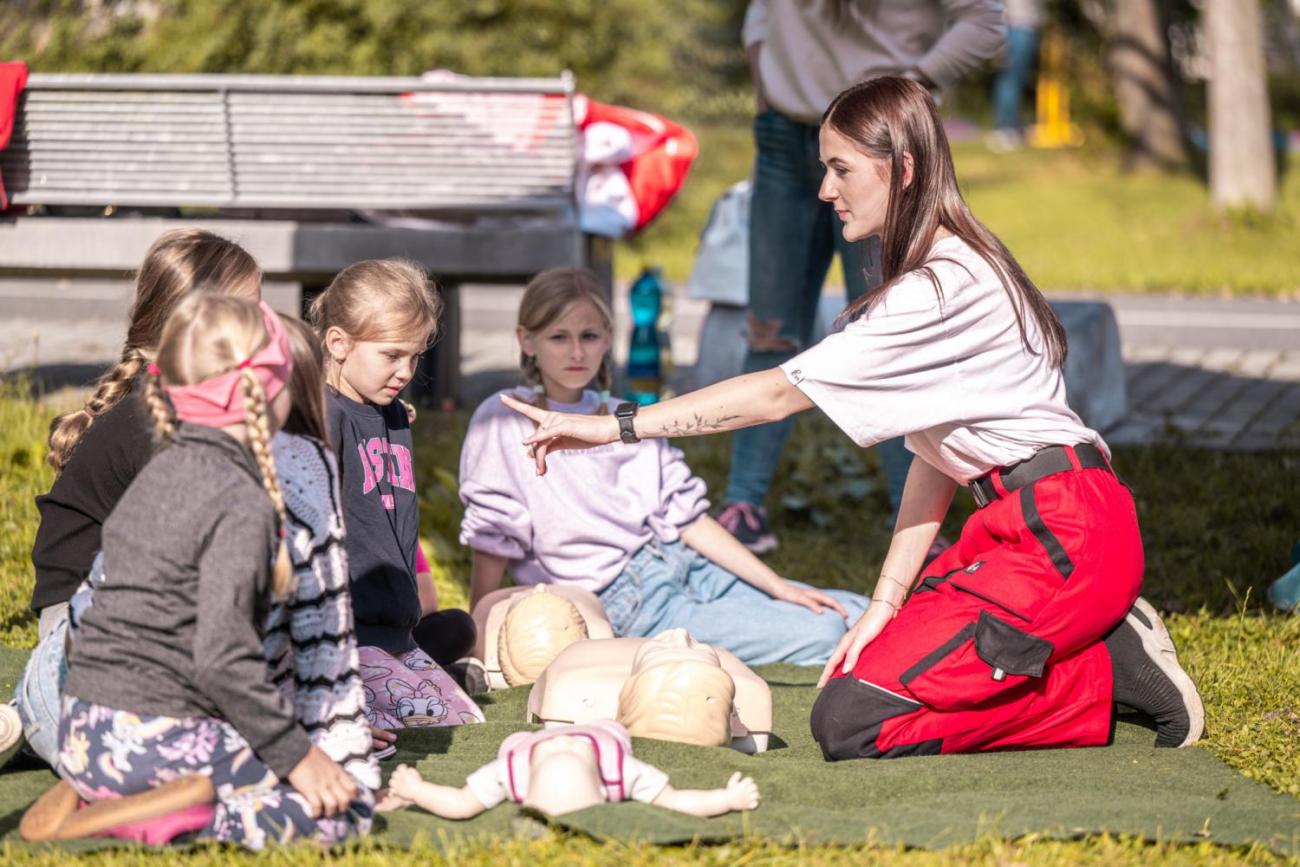 Dětský den na dopravním hřišti, 1. ročníky s 5.B