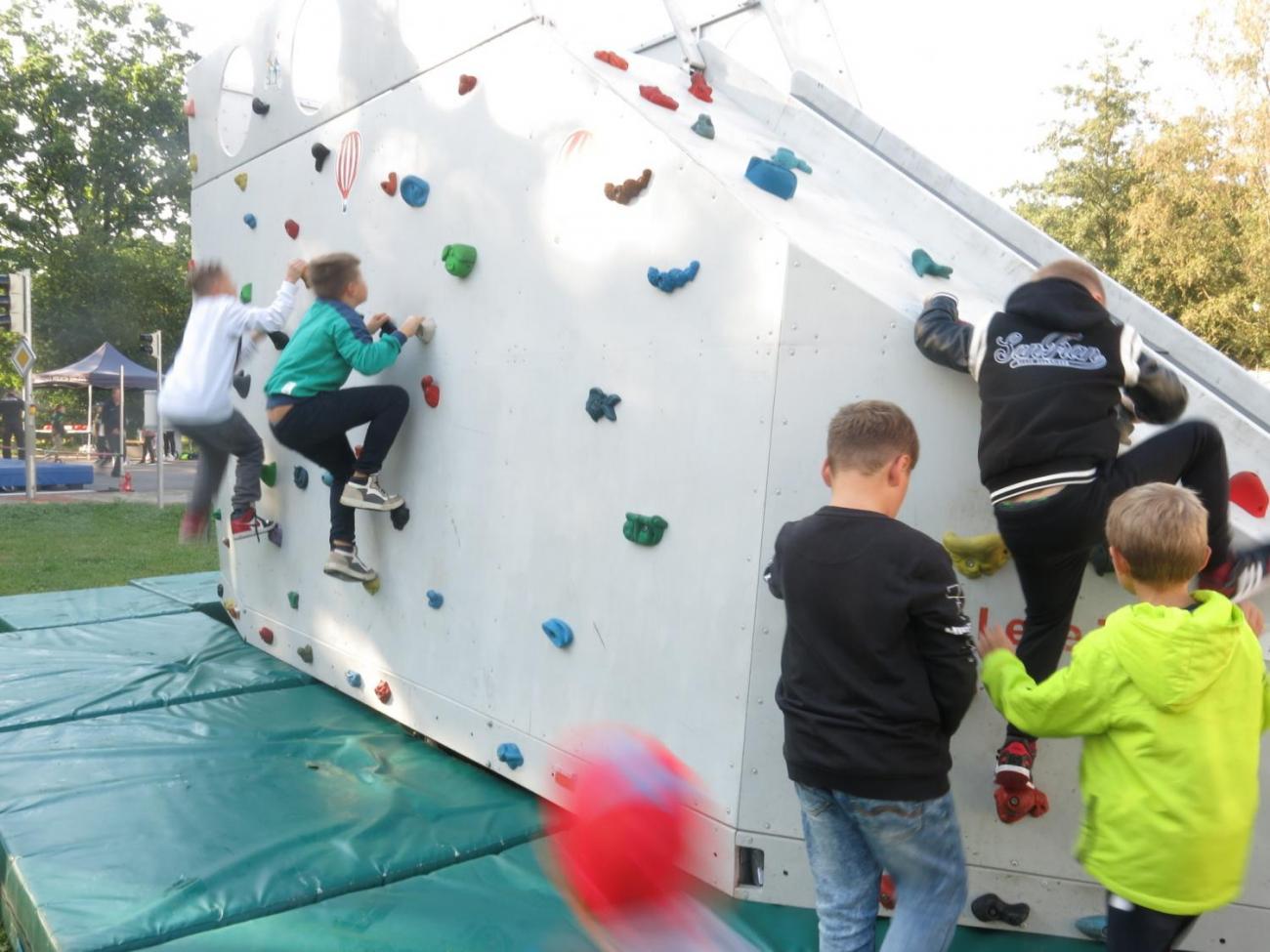 Dětský den na dopravním hřišti, 1. ročníky s 5.B