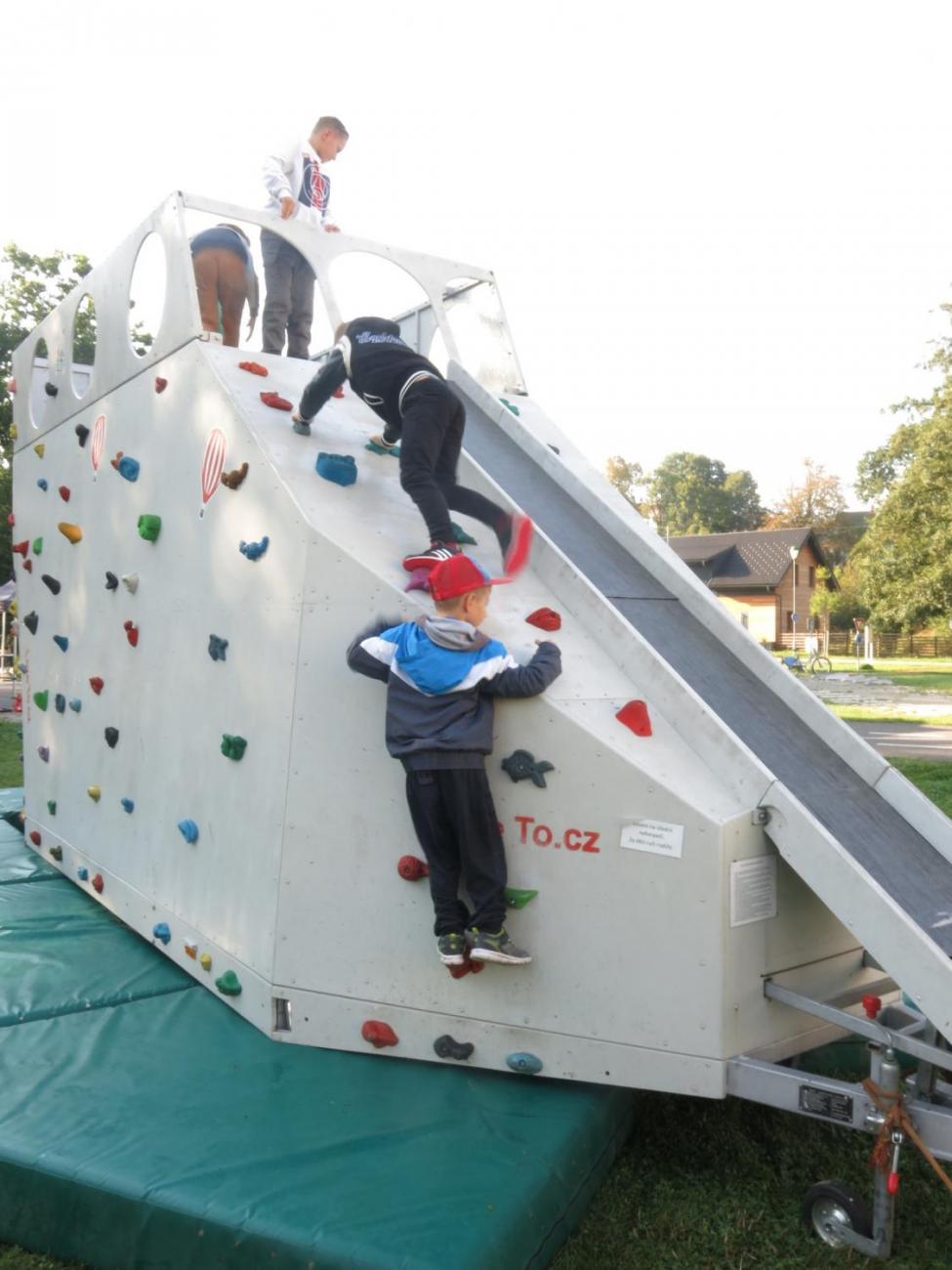 Dětský den na dopravním hřišti, 1. ročníky s 5.B