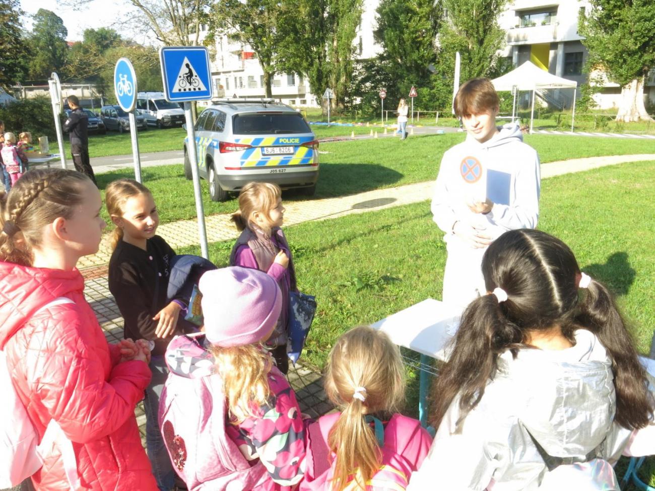 Dětský den na dopravním hřišti, 1. ročníky s 5.B