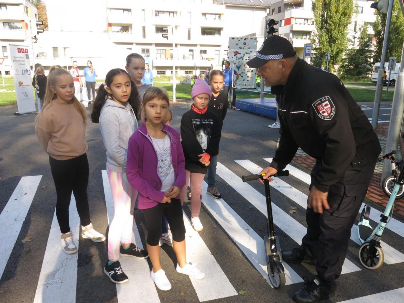 Dětský den na dopravním hřišti, 1. ročníky s 5.B