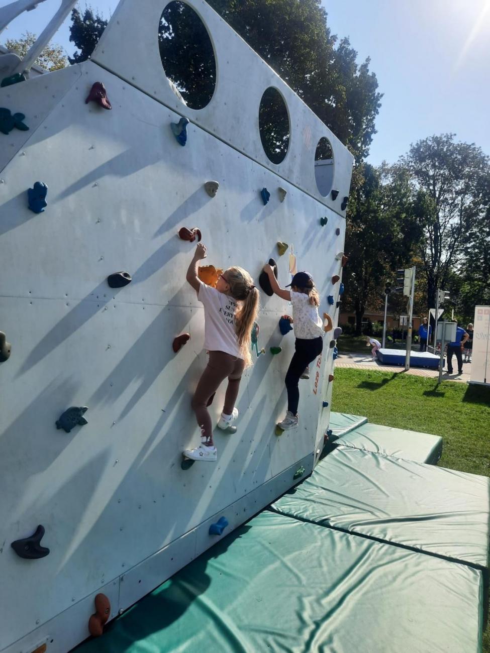 Dětský den na dopravním hřišti, 1. ročníky s 5.B