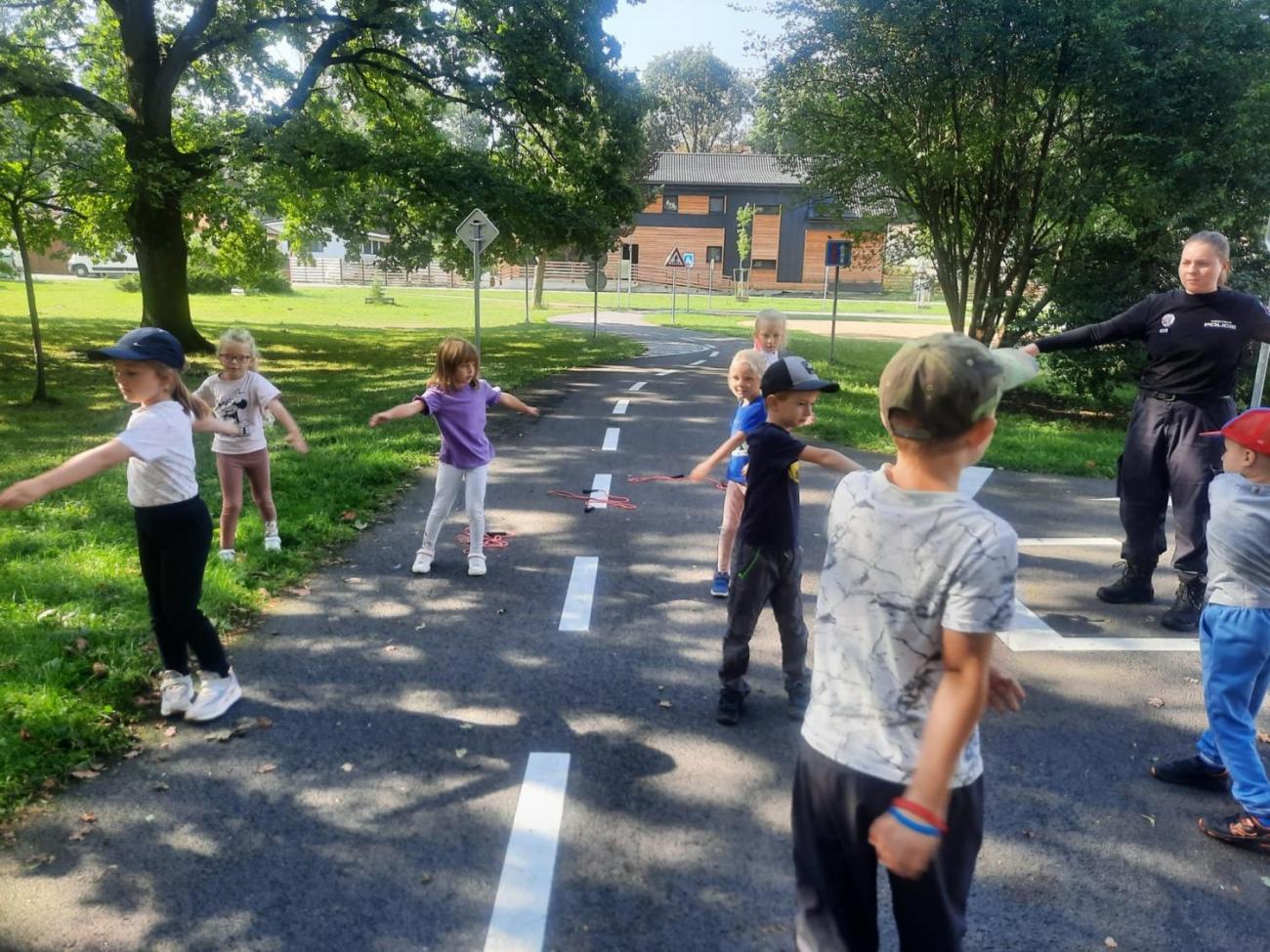 Dětský den na dopravním hřišti, 1. ročníky s 5.B