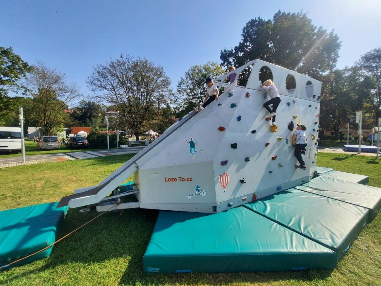 Dětský den na dopravním hřišti, 1. ročníky s 5.B