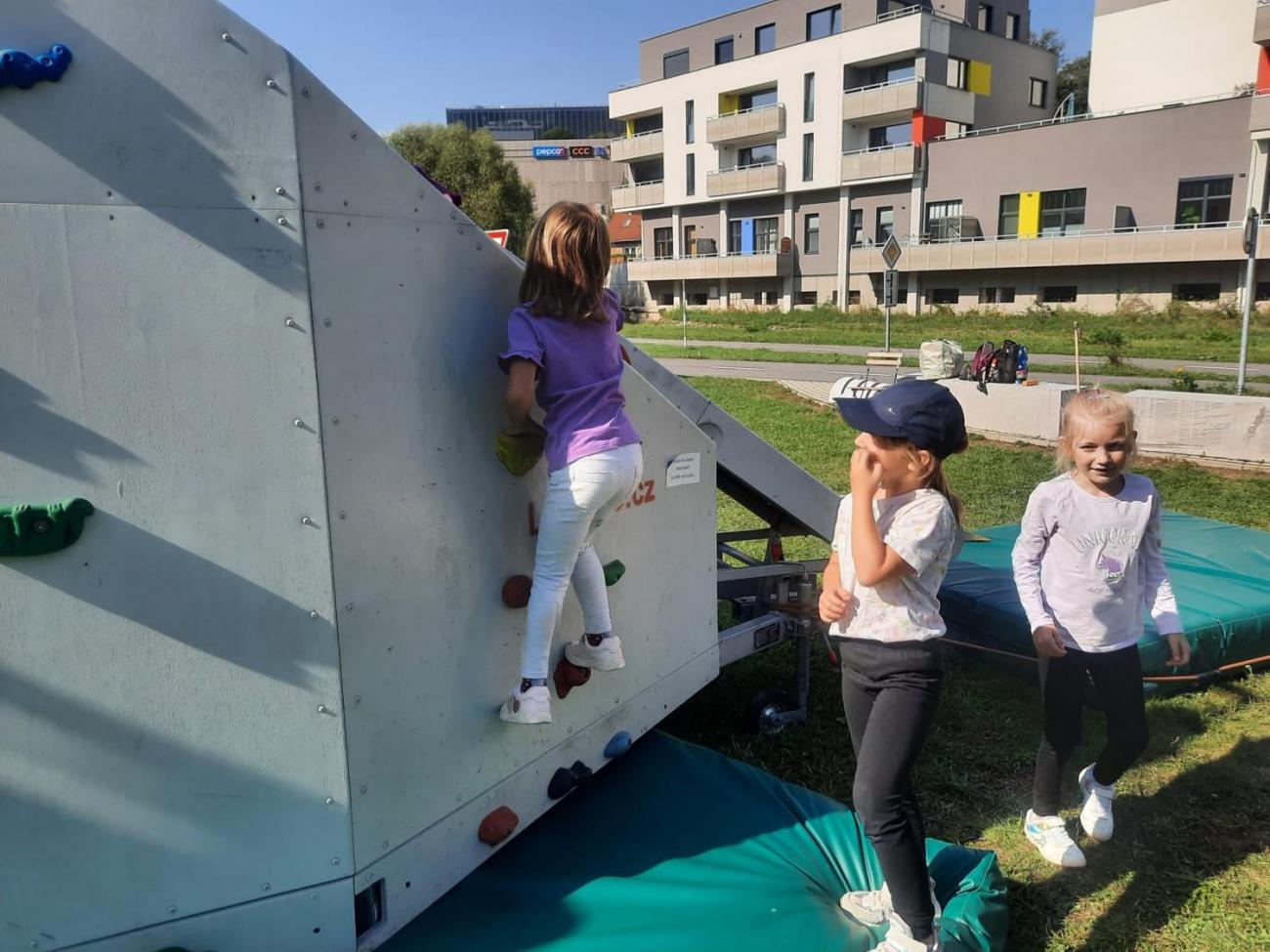 Dětský den na dopravním hřišti, 1. ročníky s 5.B