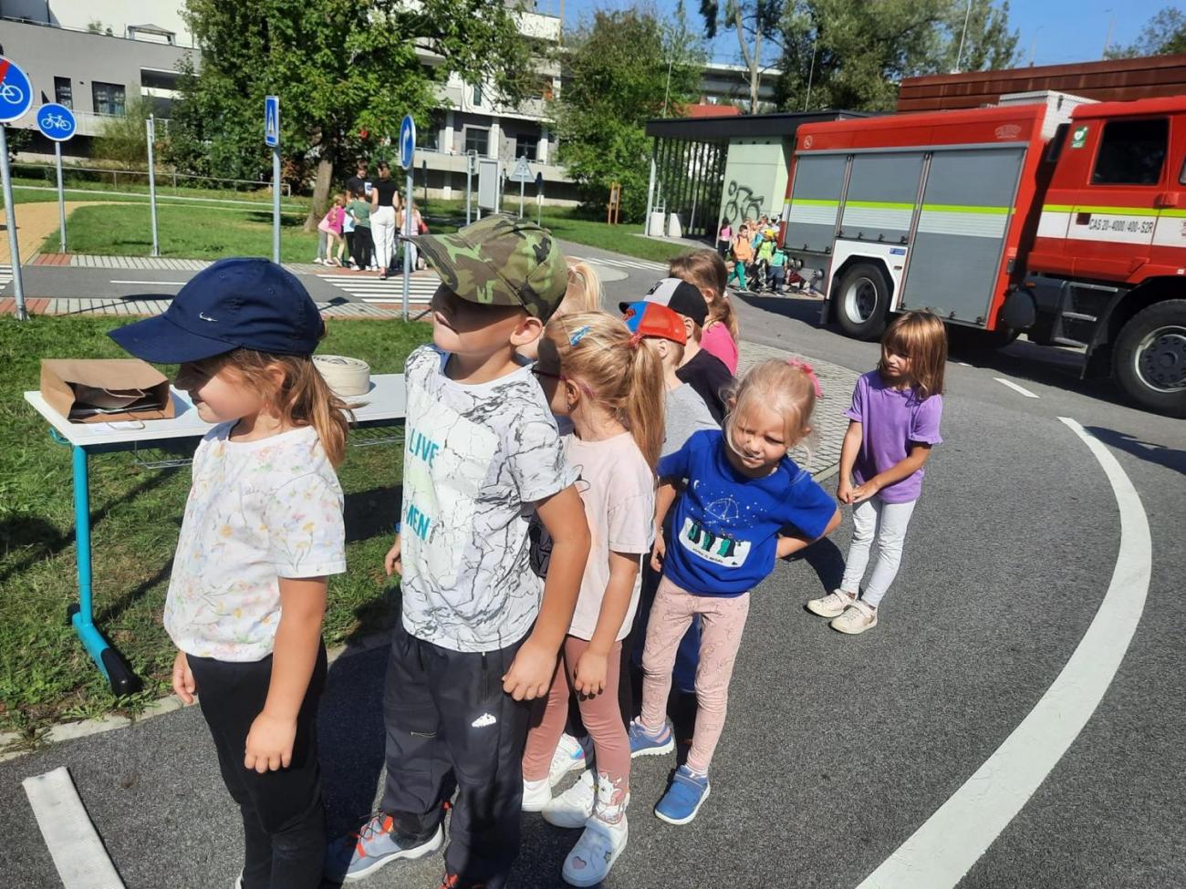 Dětský den na dopravním hřišti, 1. ročníky s 5.B