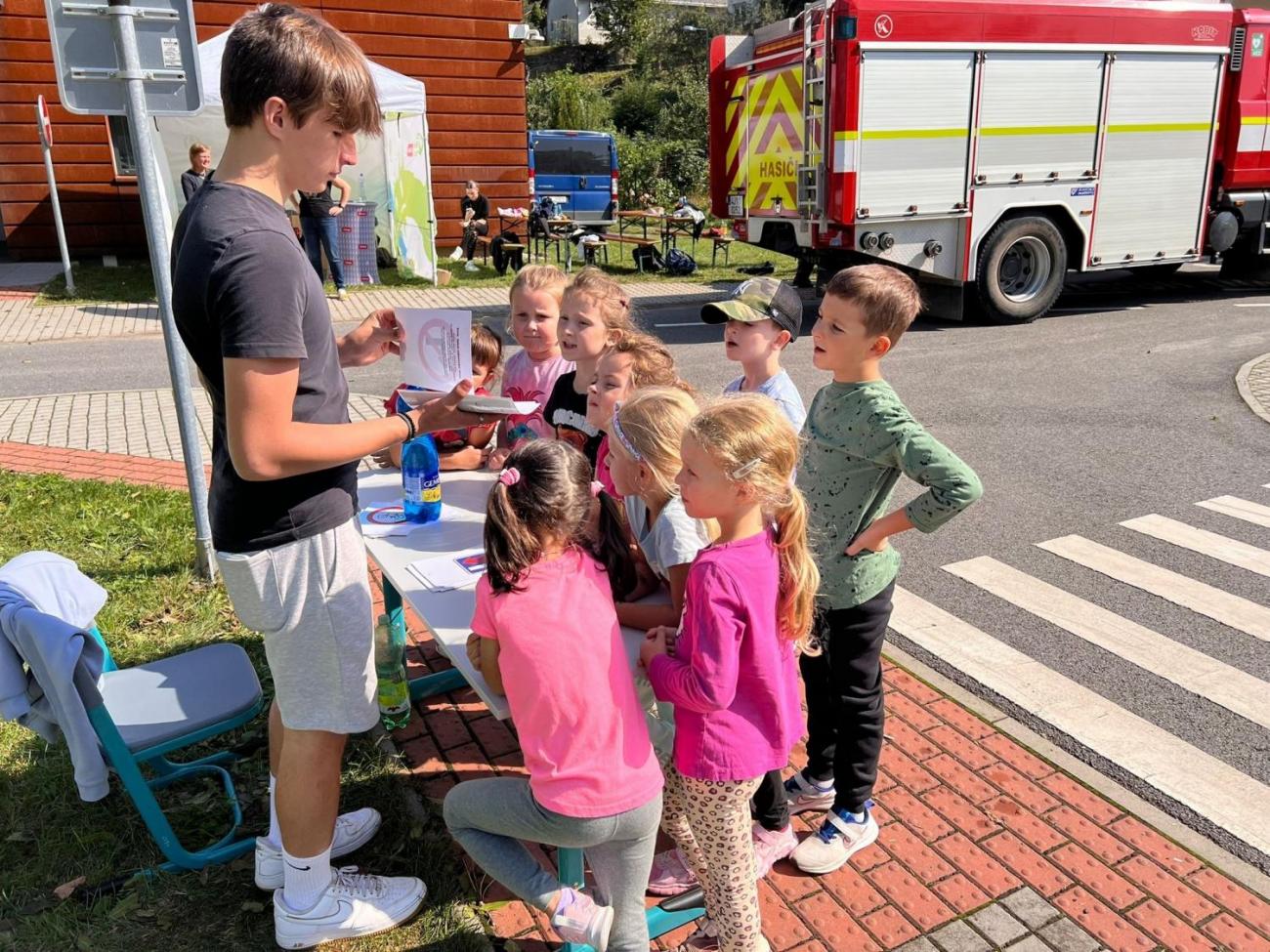 Dětský den na dopravním hřišti, 1. ročníky s 5.B