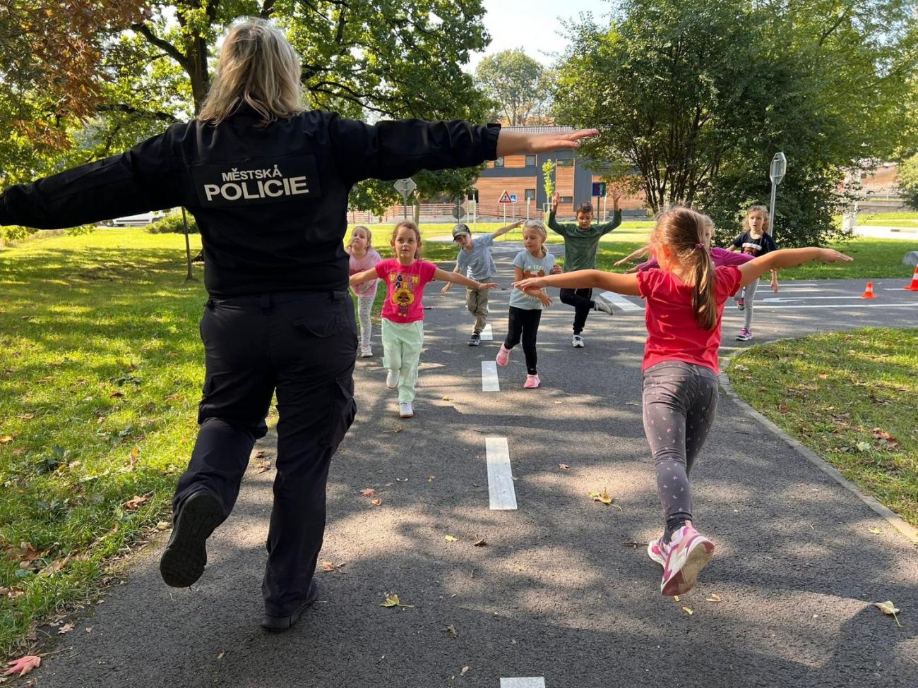 Dětský den na dopravním hřišti, 1. ročníky s 5.B