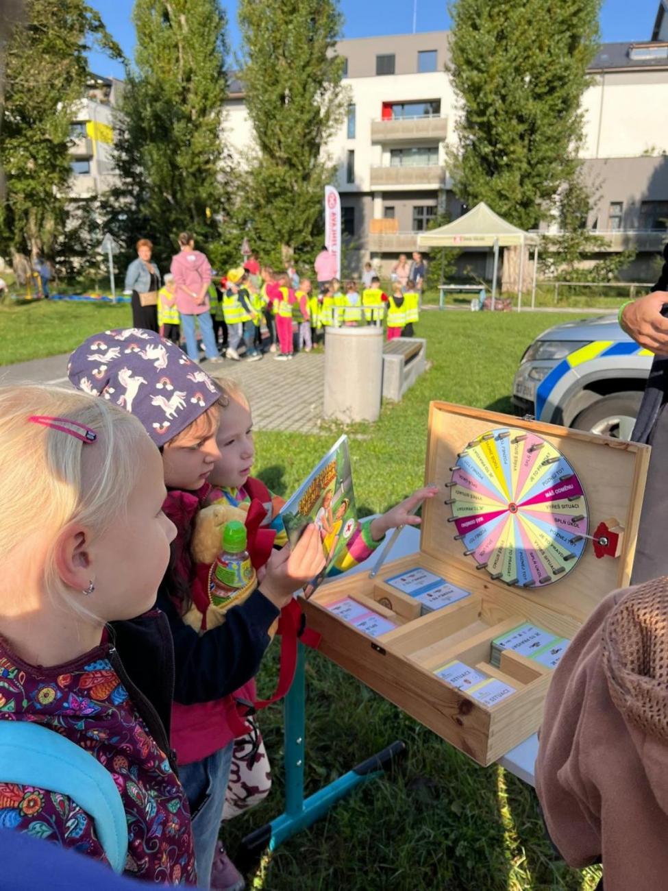 Dětský den na dopravním hřišti, 1. ročníky s 5.B