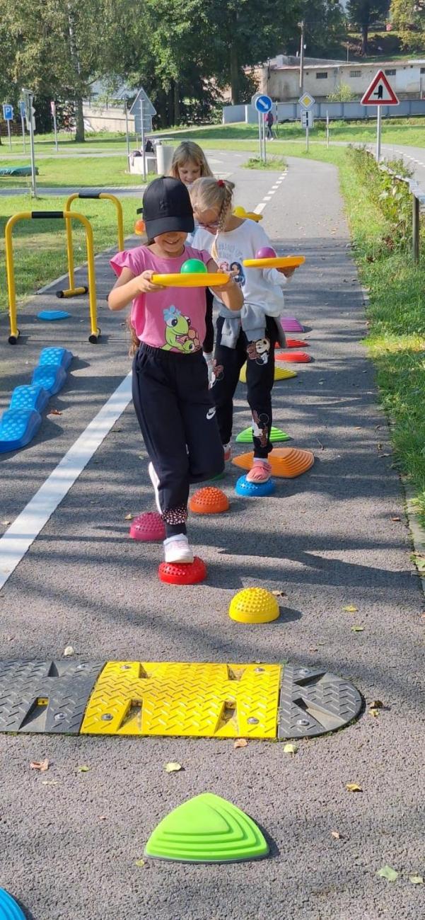 Dětský den na dopravním hřišti, 1. ročníky s 5.B