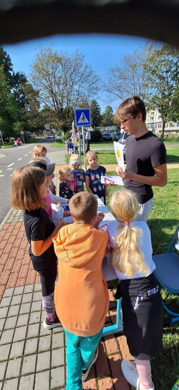 Dětský den na dopravním hřišti, 1. ročníky s 5.B