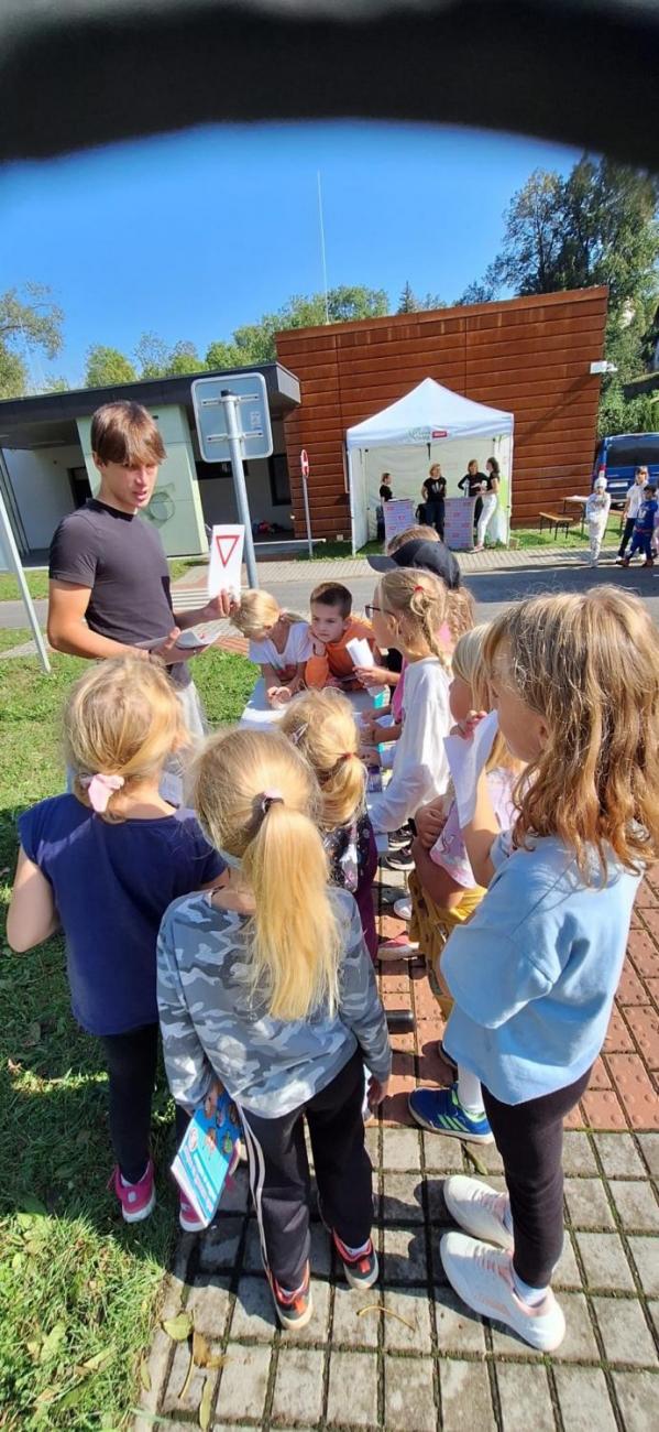 Dětský den na dopravním hřišti, 1. ročníky s 5.B