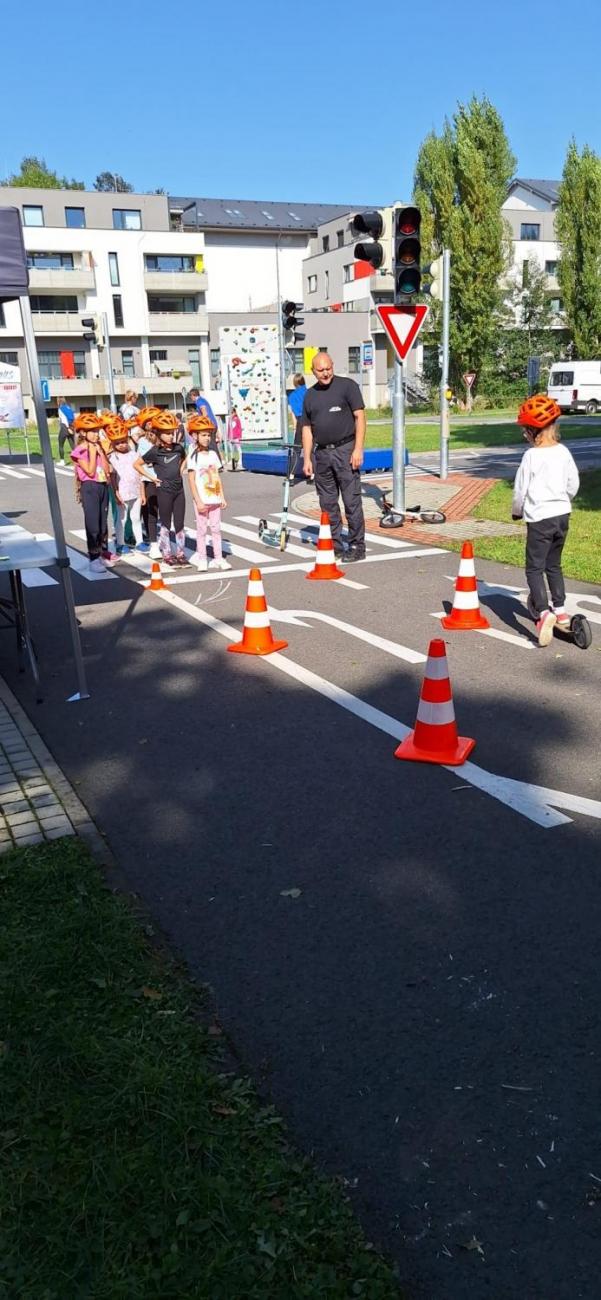 Dětský den na dopravním hřišti, 1. ročníky s 5.B