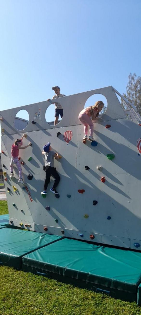 Dětský den na dopravním hřišti, 1. ročníky s 5.B