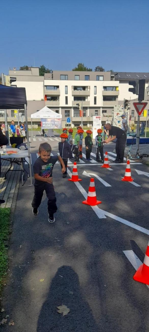 Dětský den na dopravním hřišti, 1. ročníky s 5.B