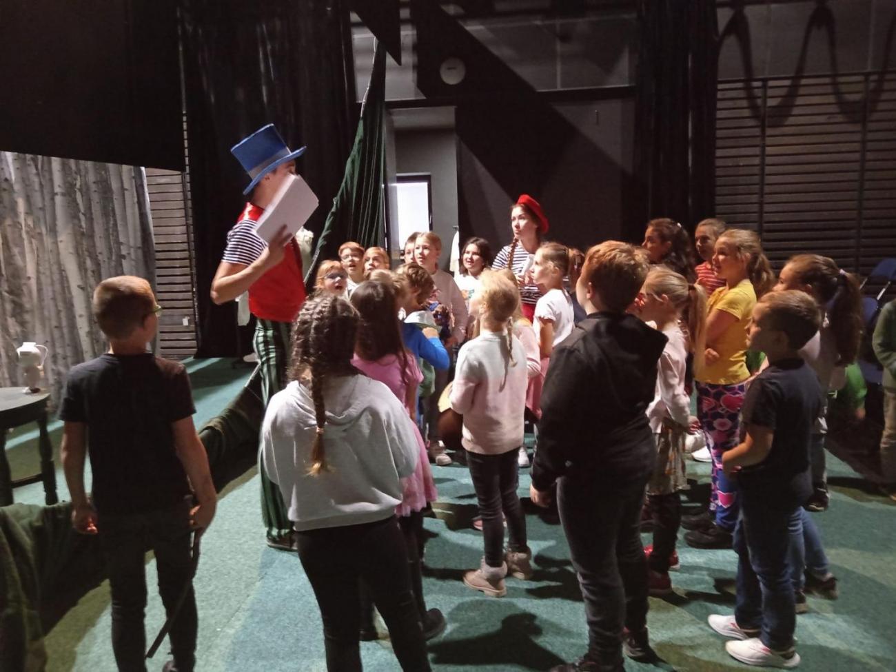 Horácké divadlo  3.B