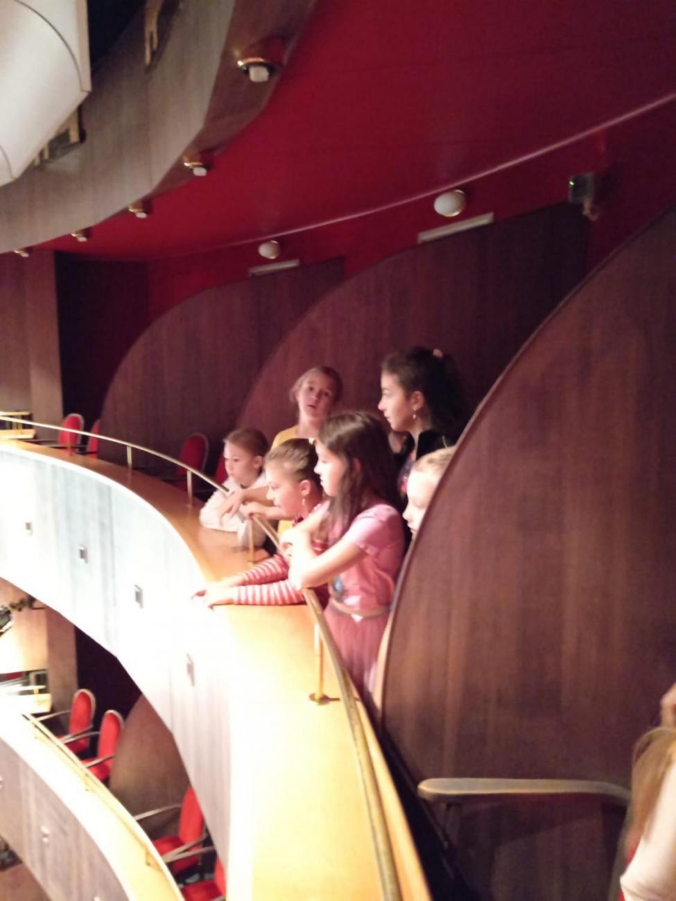 Horácké divadlo  3.B