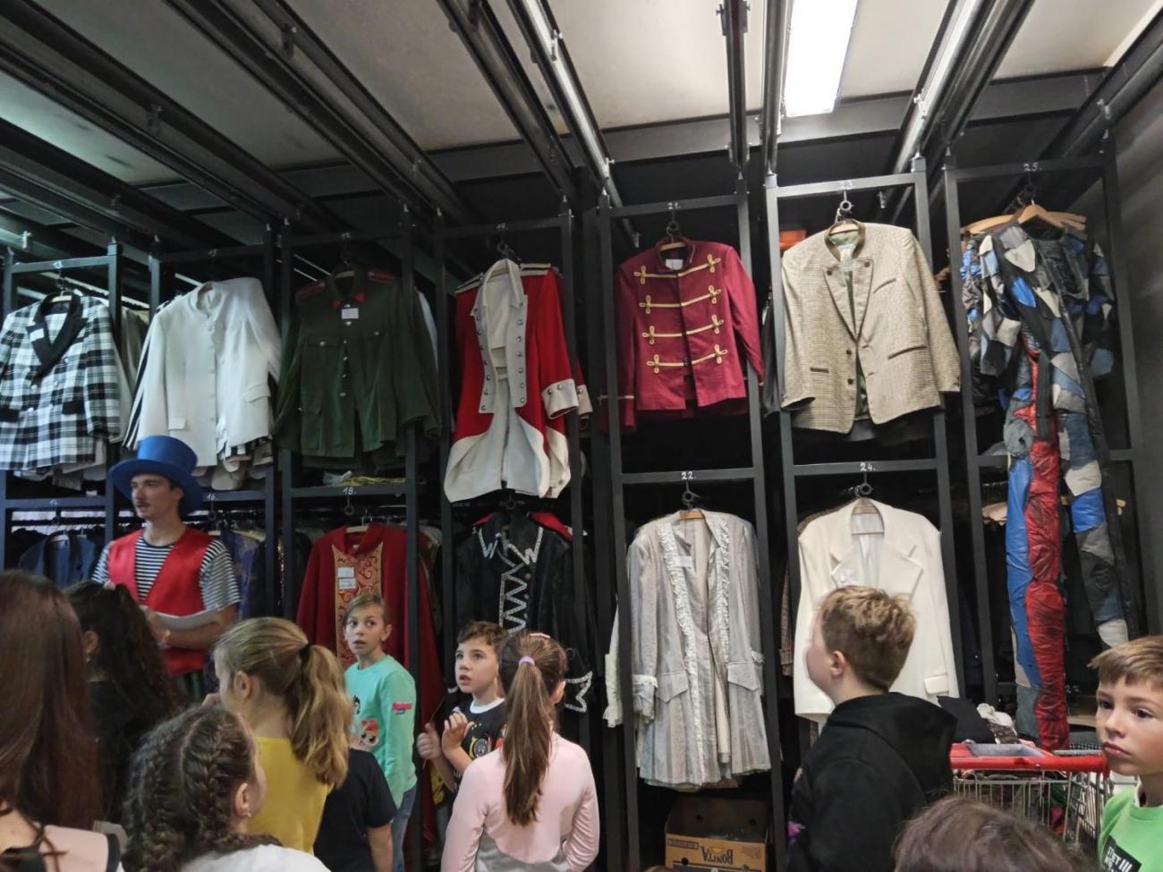 Horácké divadlo  3.B