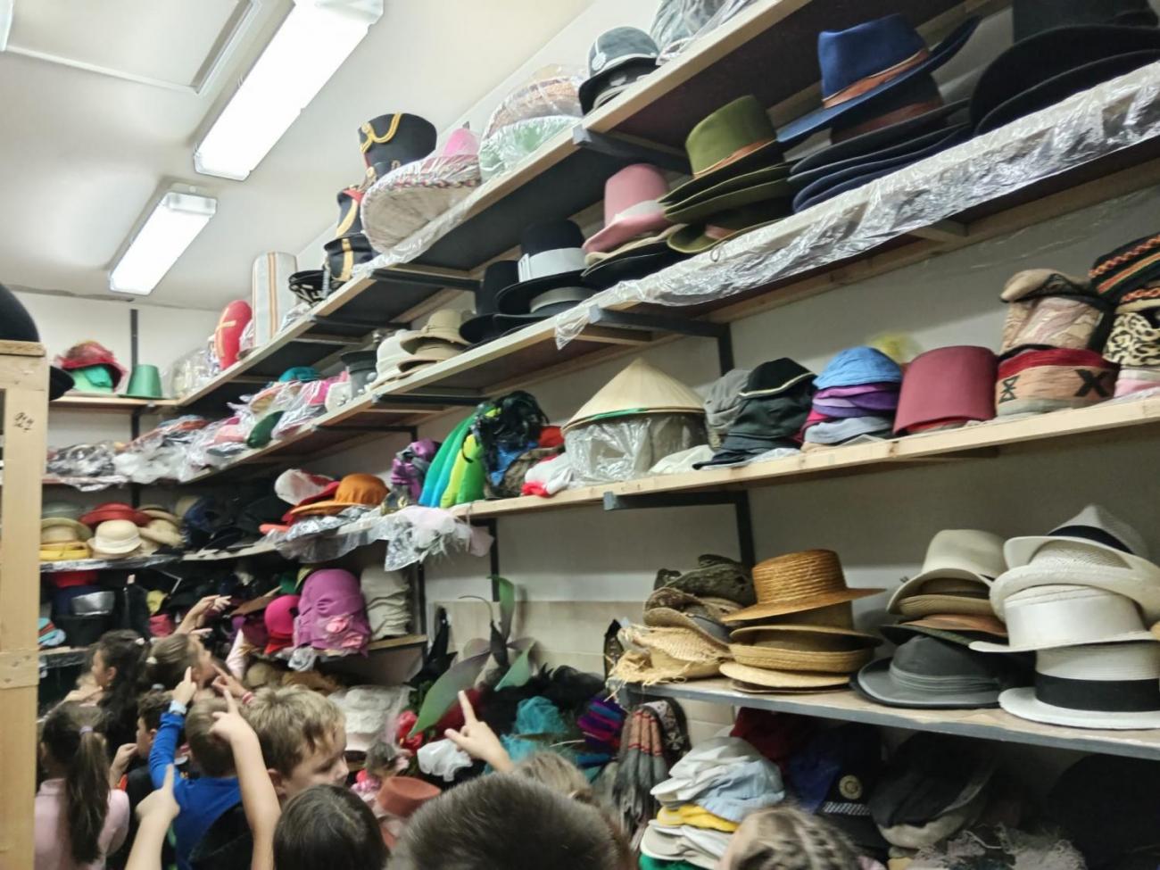 Horácké divadlo  3.B