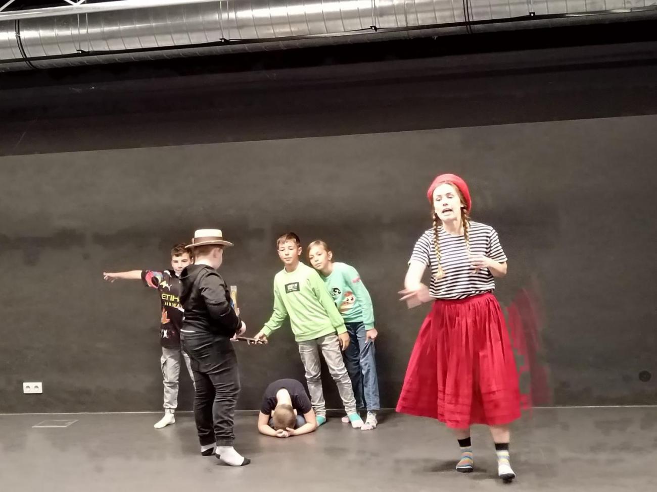 Horácké divadlo  3.B