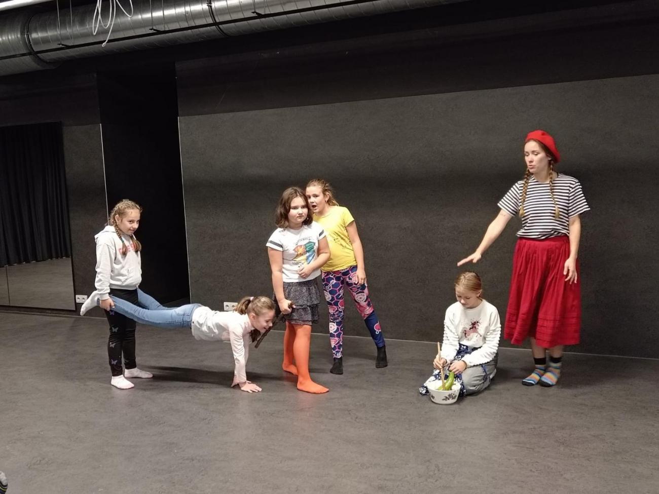 Horácké divadlo  3.B