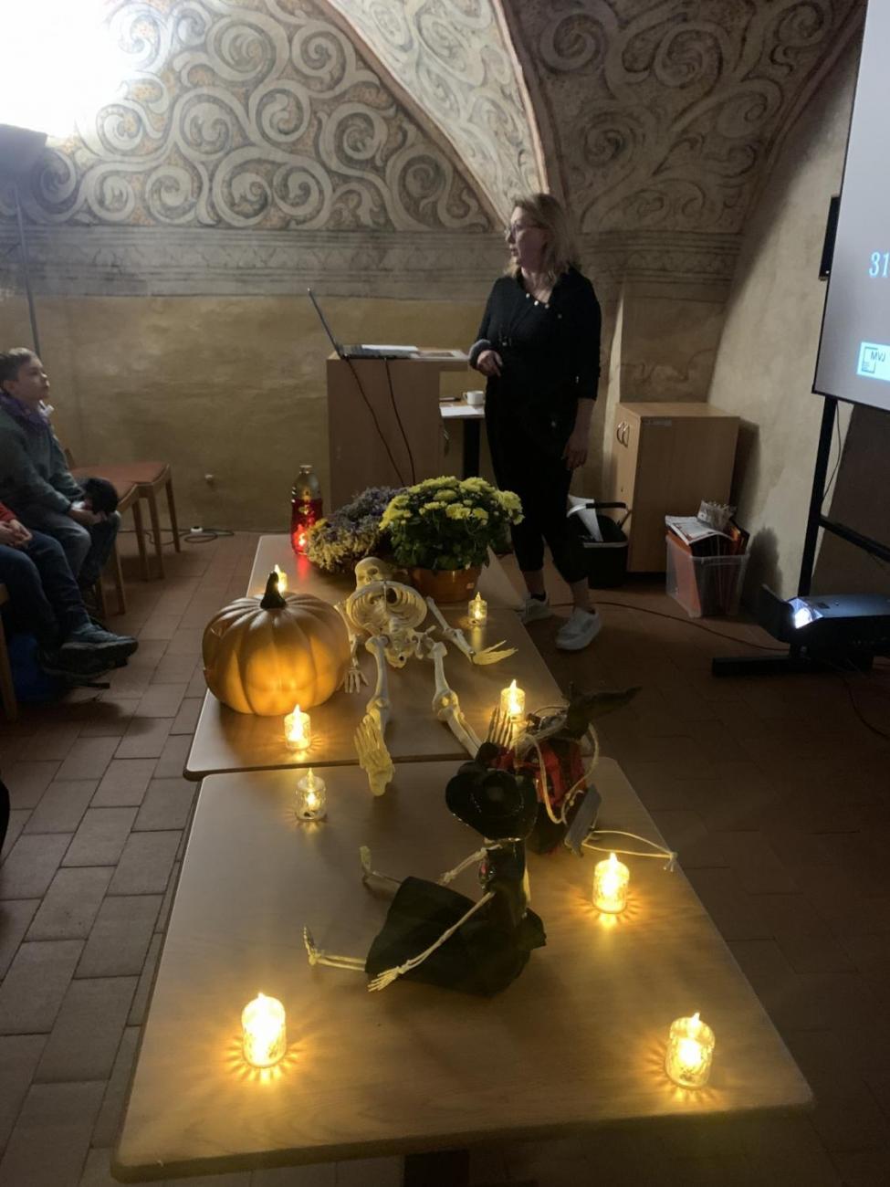 Letem světem s Halloweenem aneb co na to Dušičky?  2. ročník