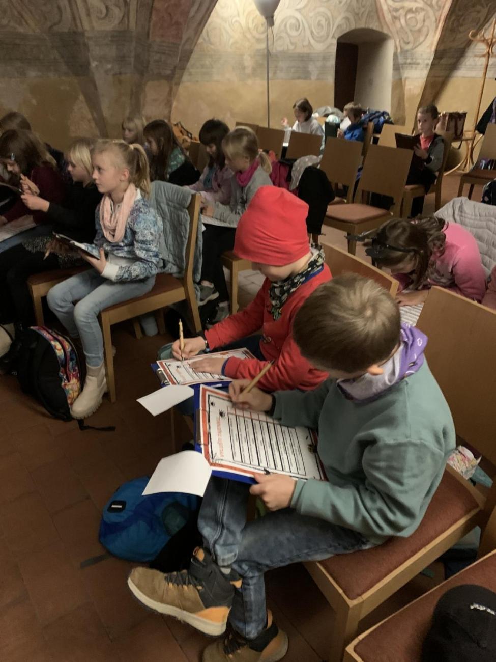 Letem světem s Halloweenem aneb co na to Dušičky?  2. ročník