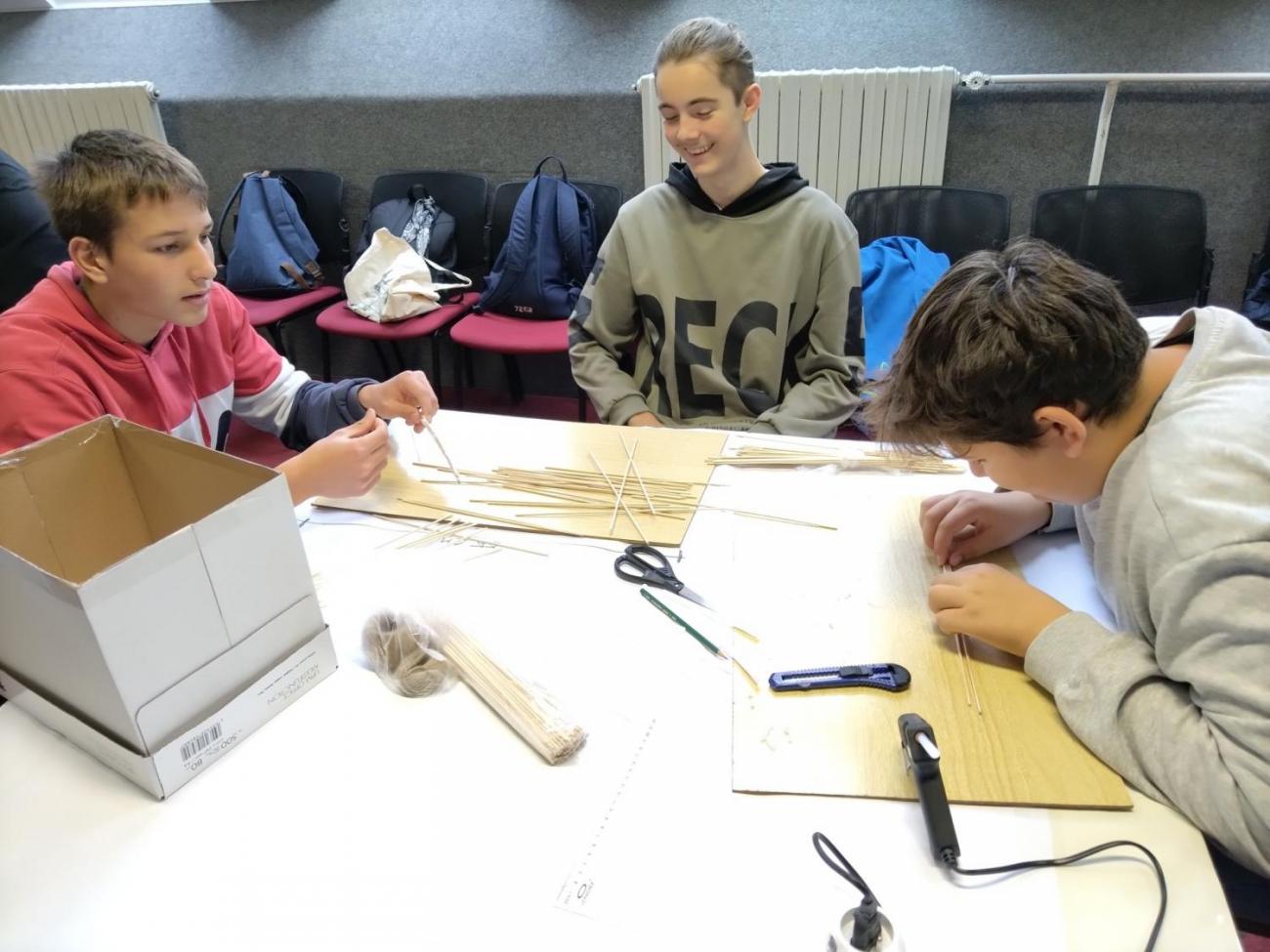 Stavíme mosty ze špejlí