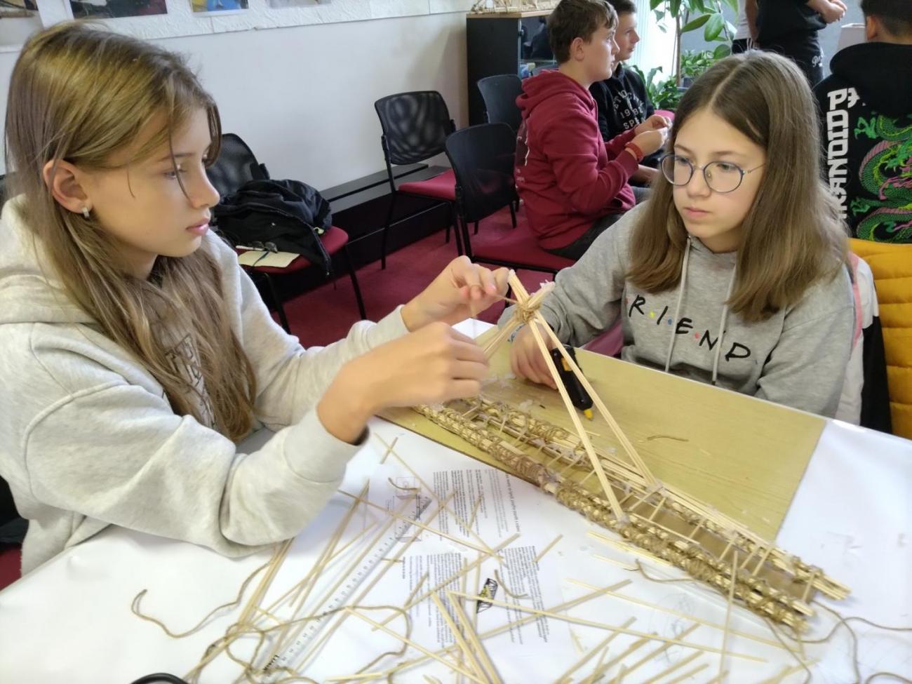 Stavíme mosty ze špejlí