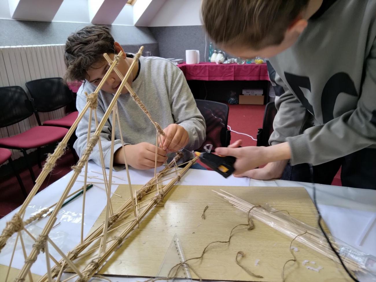 Stavíme mosty ze špejlí