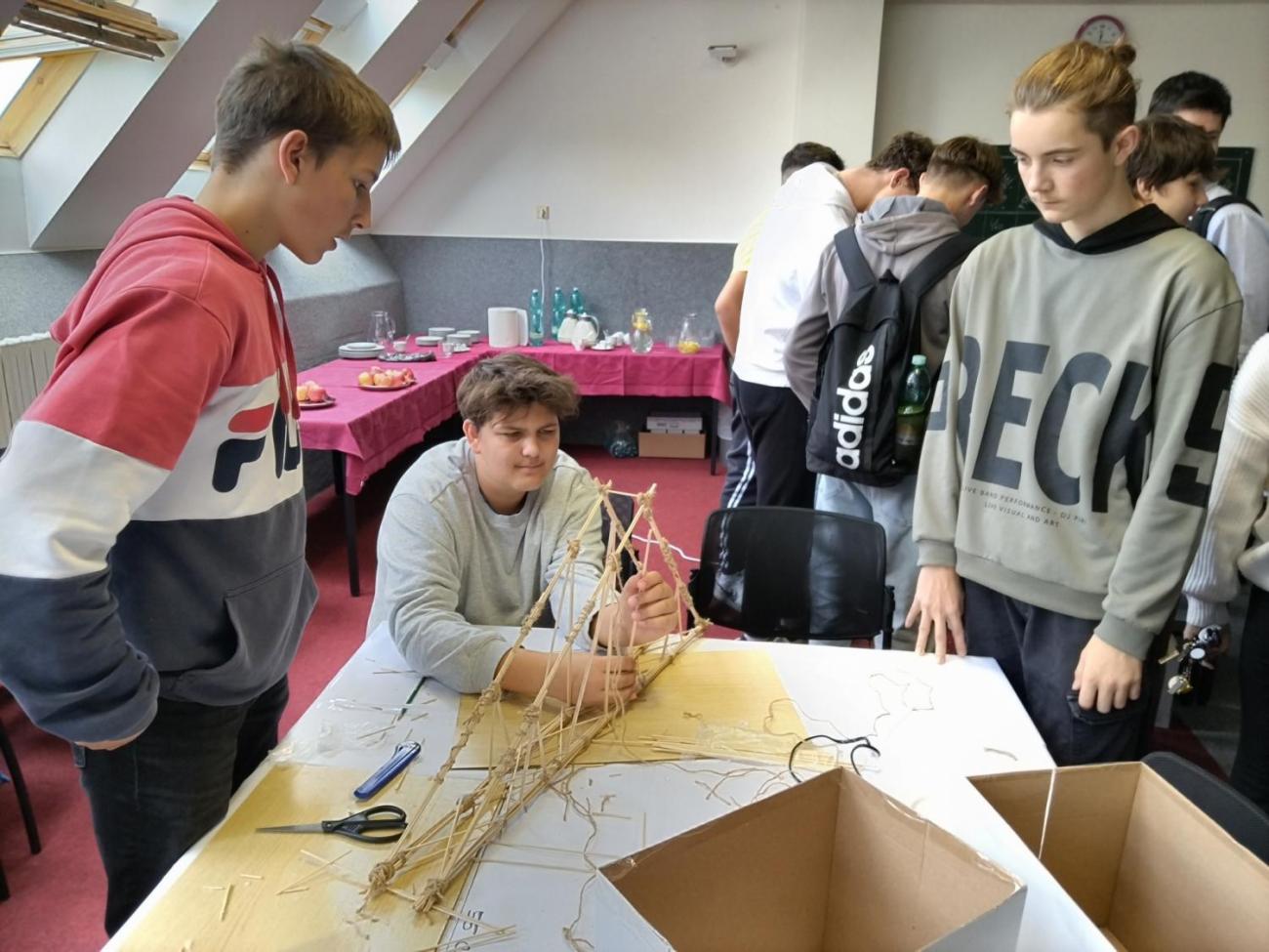 Stavíme mosty ze špejlí