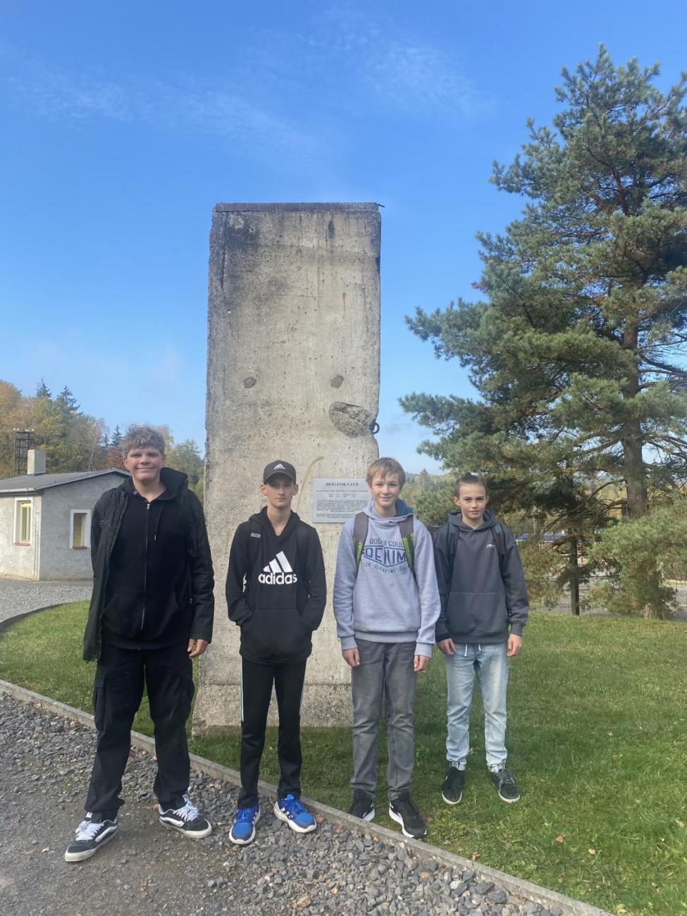 Exkurze k památníku Vojna