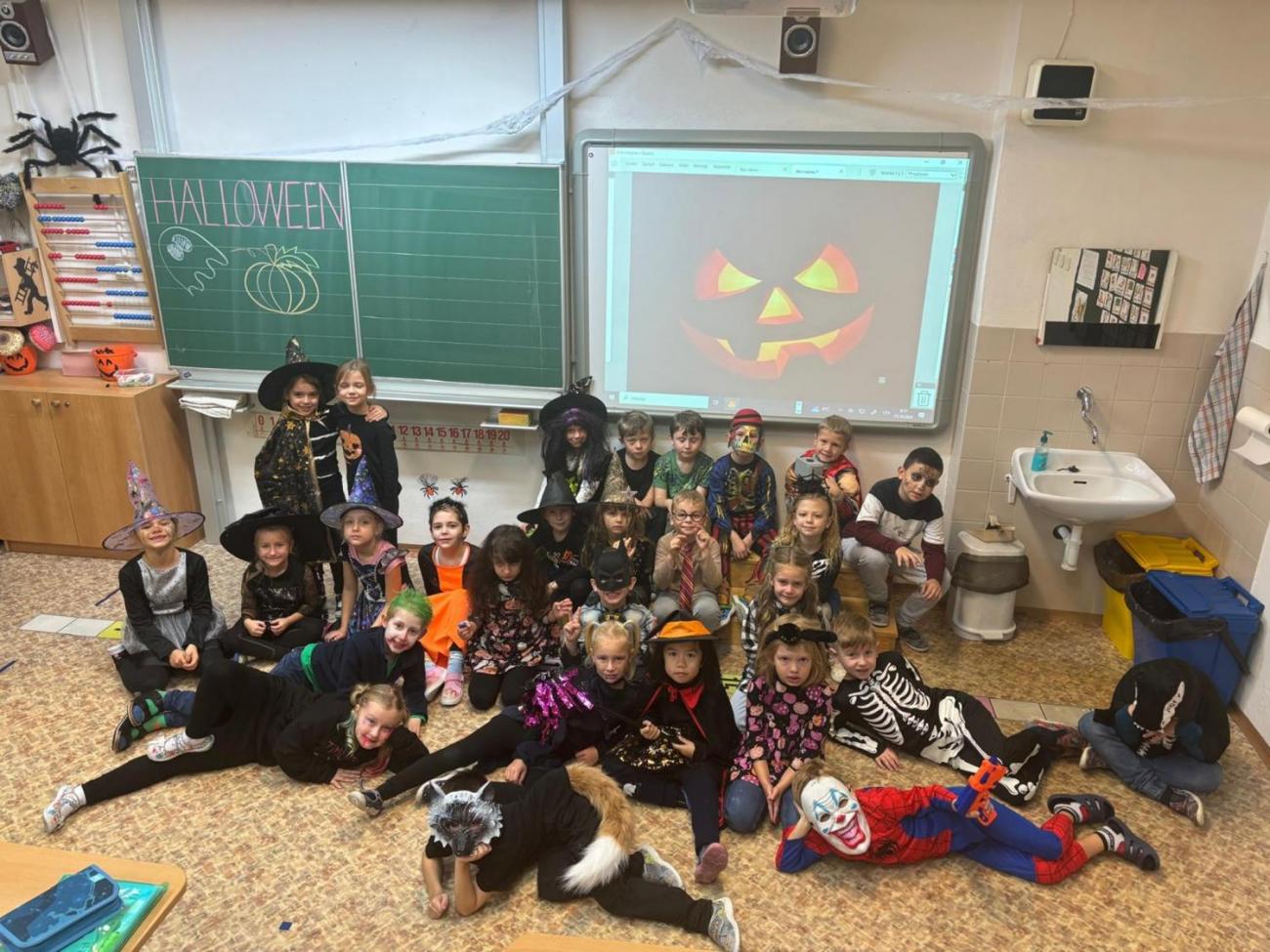 Slavíme Halloweena 1. a 9. ročník