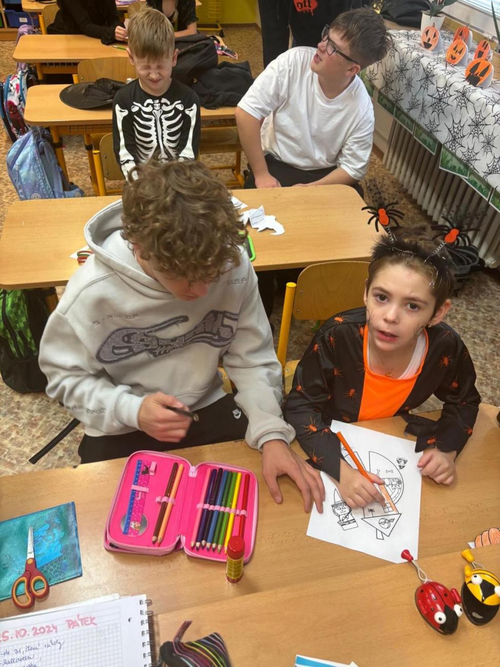 Slavíme Halloweena 1. a 9. ročník