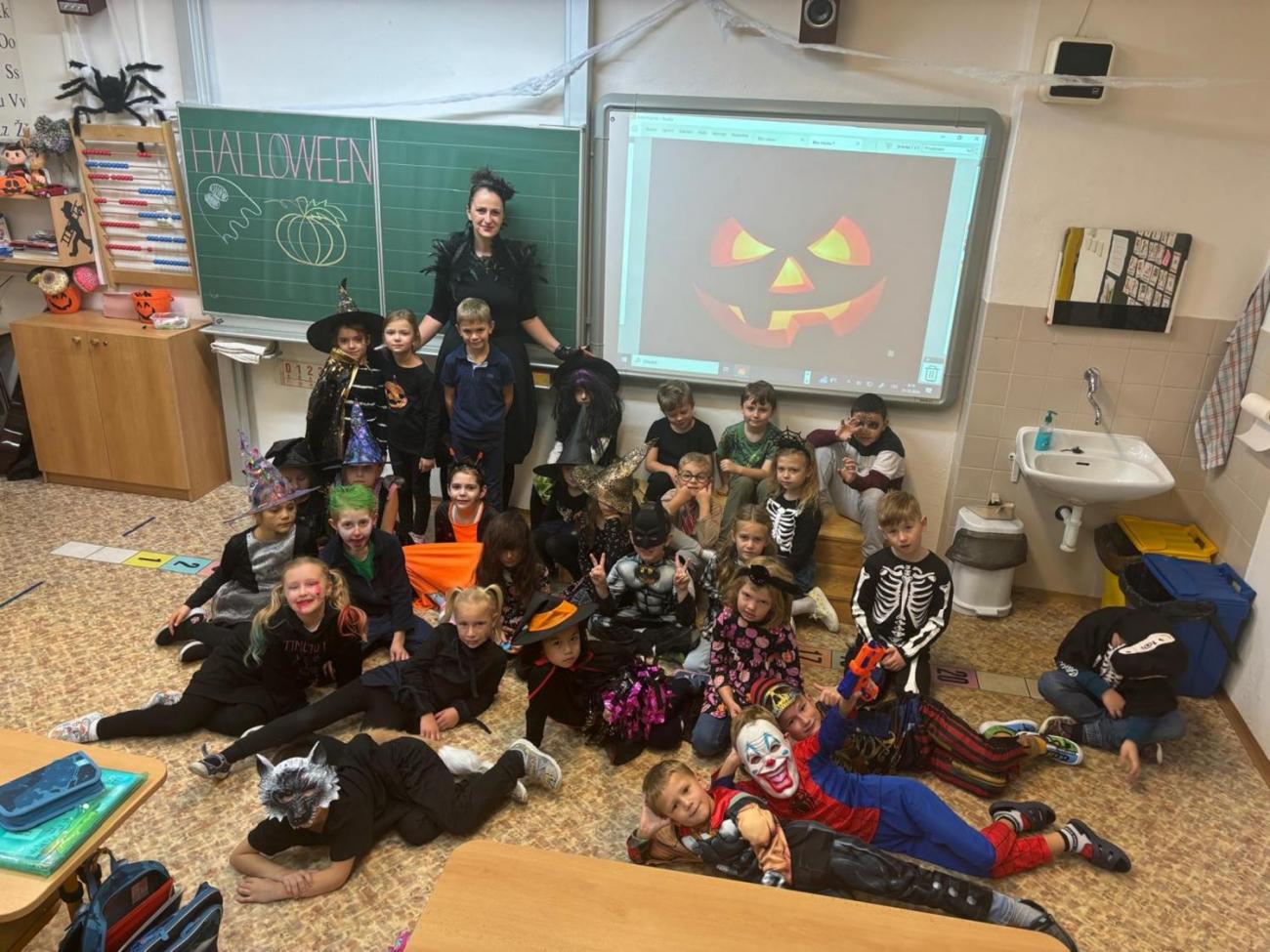 Slavíme Halloweena 1. a 9. ročník