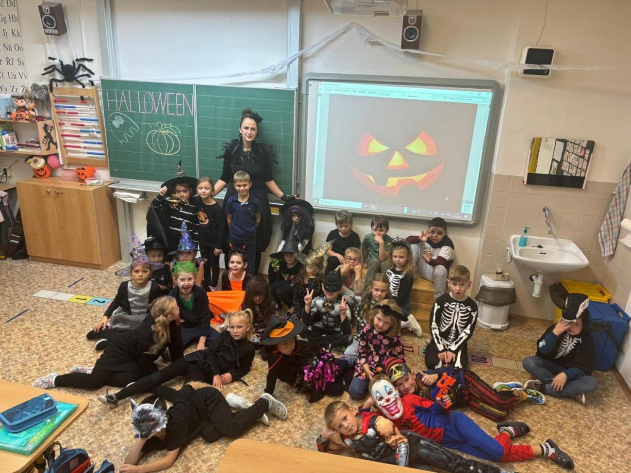 Slavíme Halloweena 1. a 9. ročník