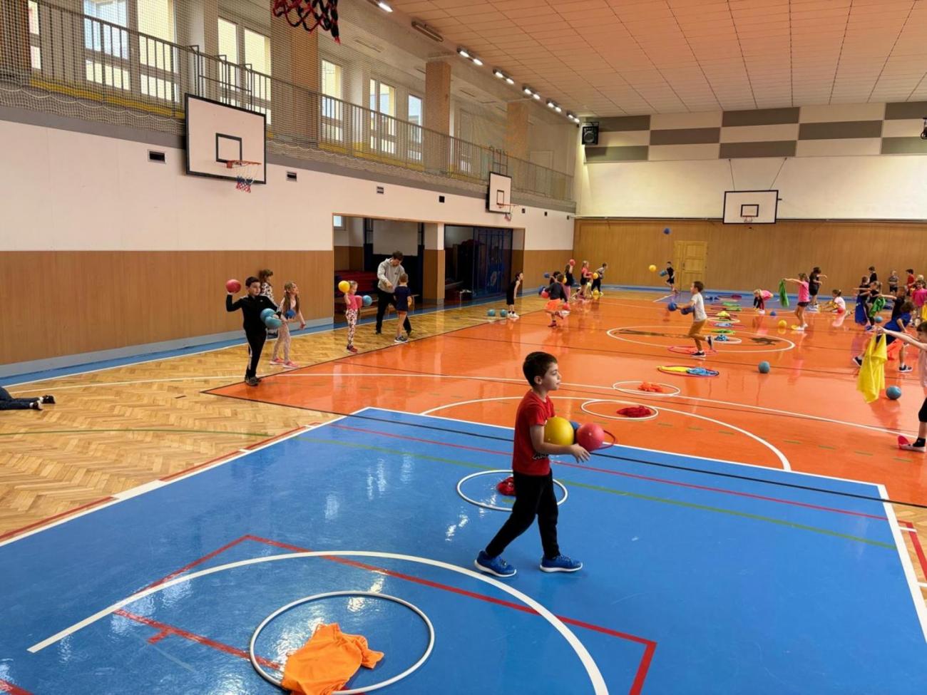 Halloweenská tělesná výchova  1.A a 1.B