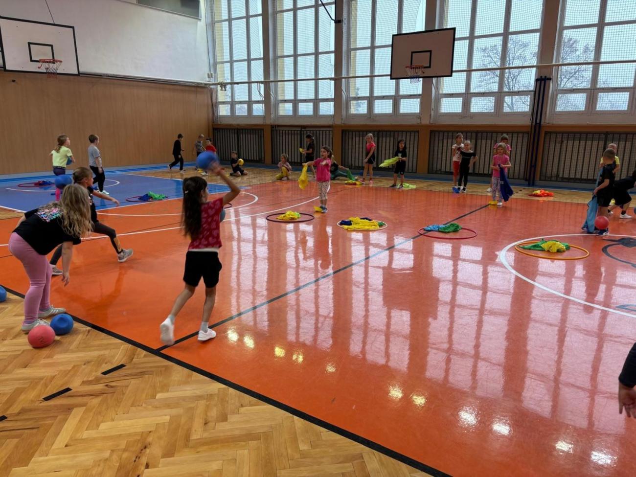 Halloweenská tělesná výchova  1.A a 1.B