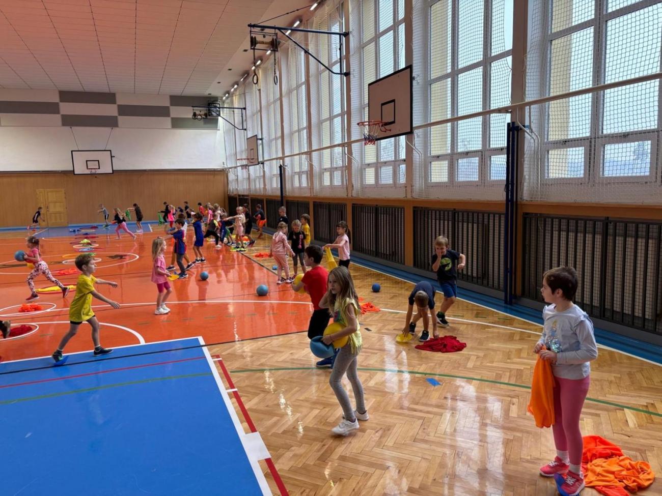 Halloweenská tělesná výchova  1.A a 1.B