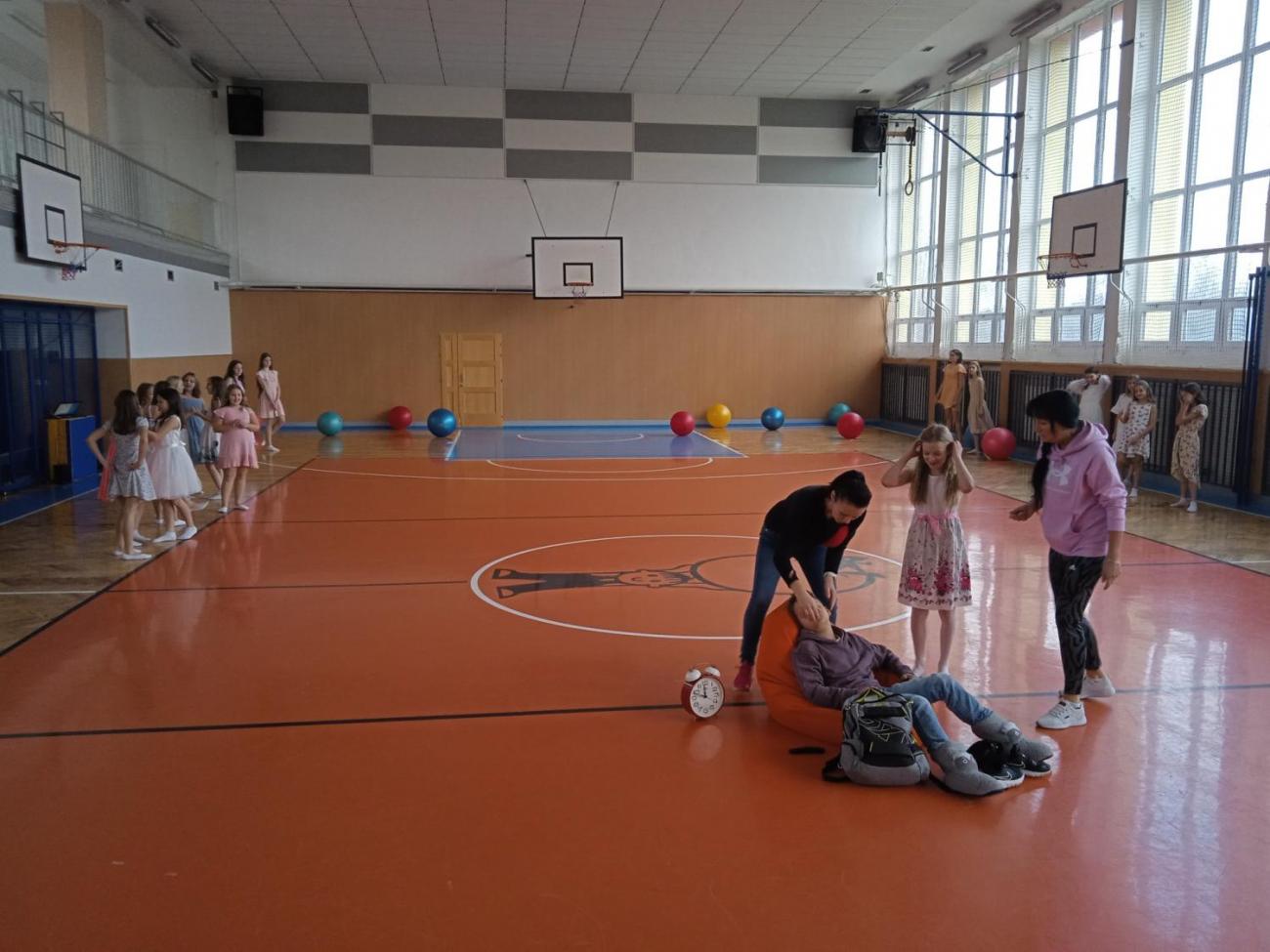 Tančí celá škola