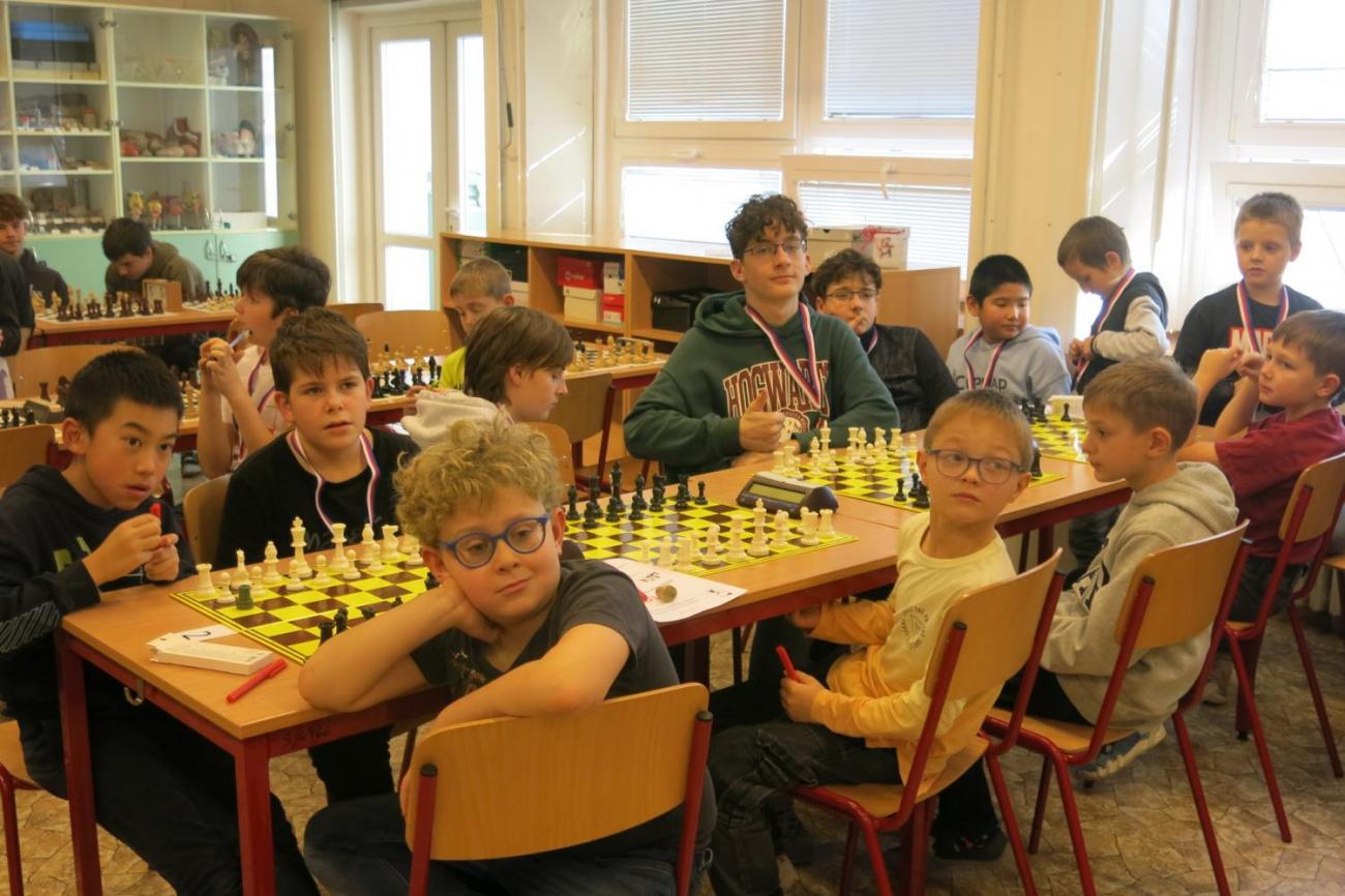 Okresní přebor školních týmů v šachu ve školním roce 2024/2025