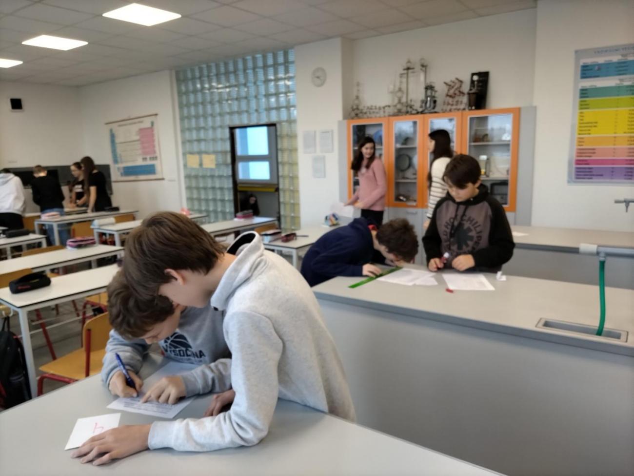 Fyzika 6. ročník - praktická měření délky 