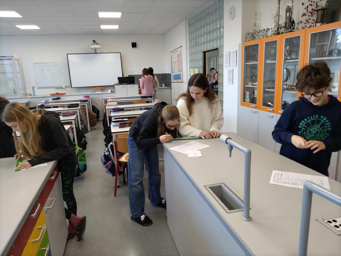 Fyzika 6. ročník - praktická měření délky 