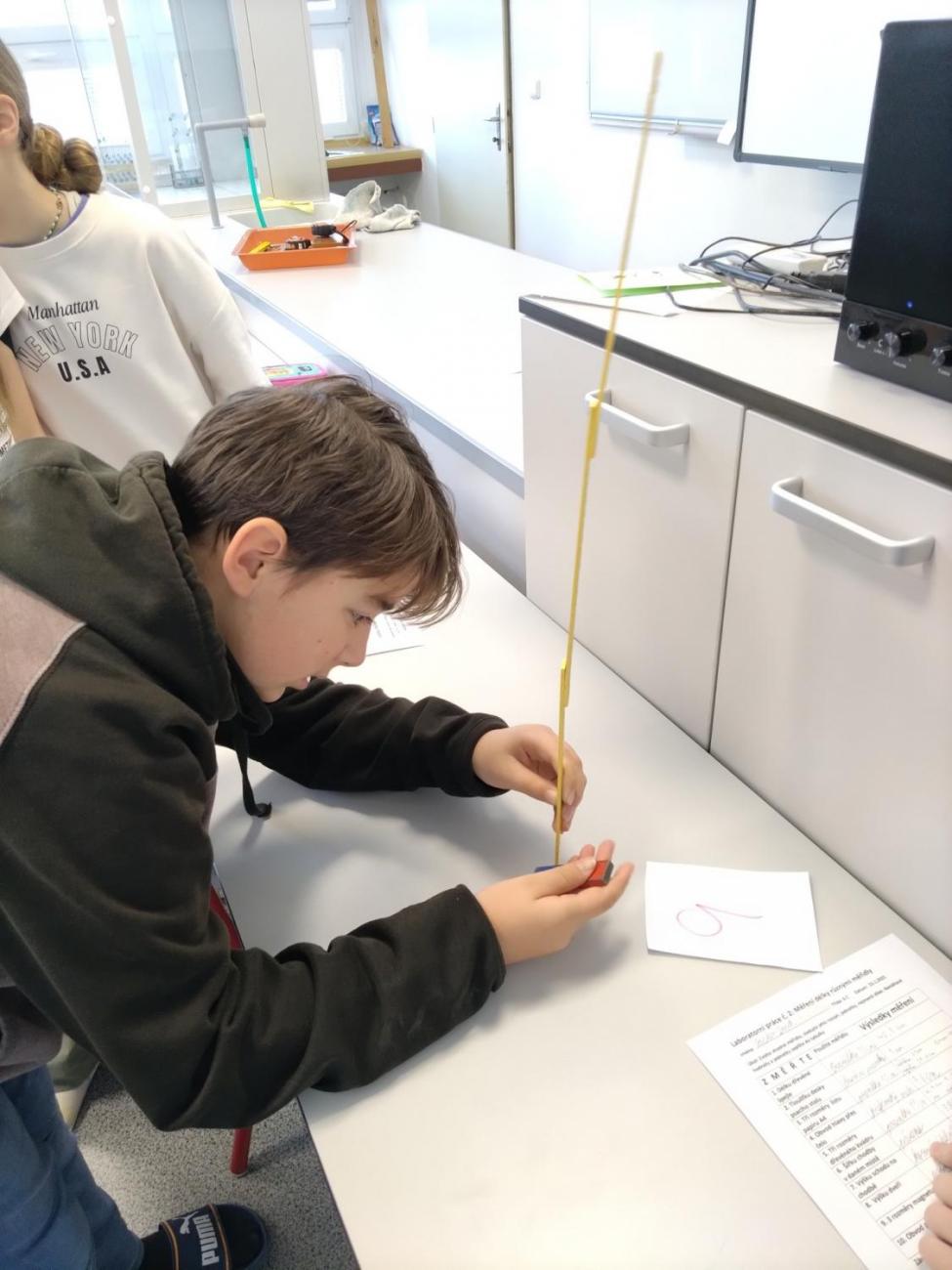 Fyzika 6. ročník - praktická měření délky 