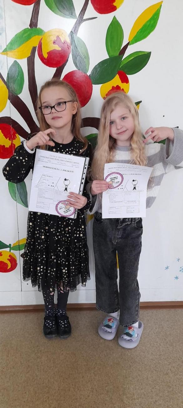 Pololetní vysvědčení prvňáčků - 1. A, B, C