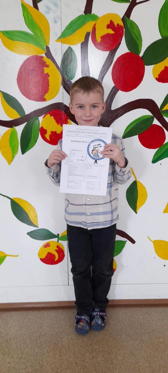 Pololetní vysvědčení prvňáčků - 1. A, B, C