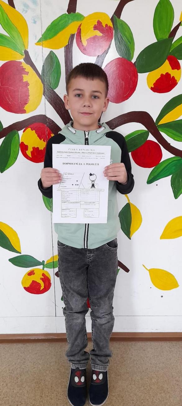 Pololetní vysvědčení prvňáčků - 1. A, B, C